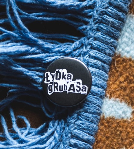 Przypinka Logo black.jpg